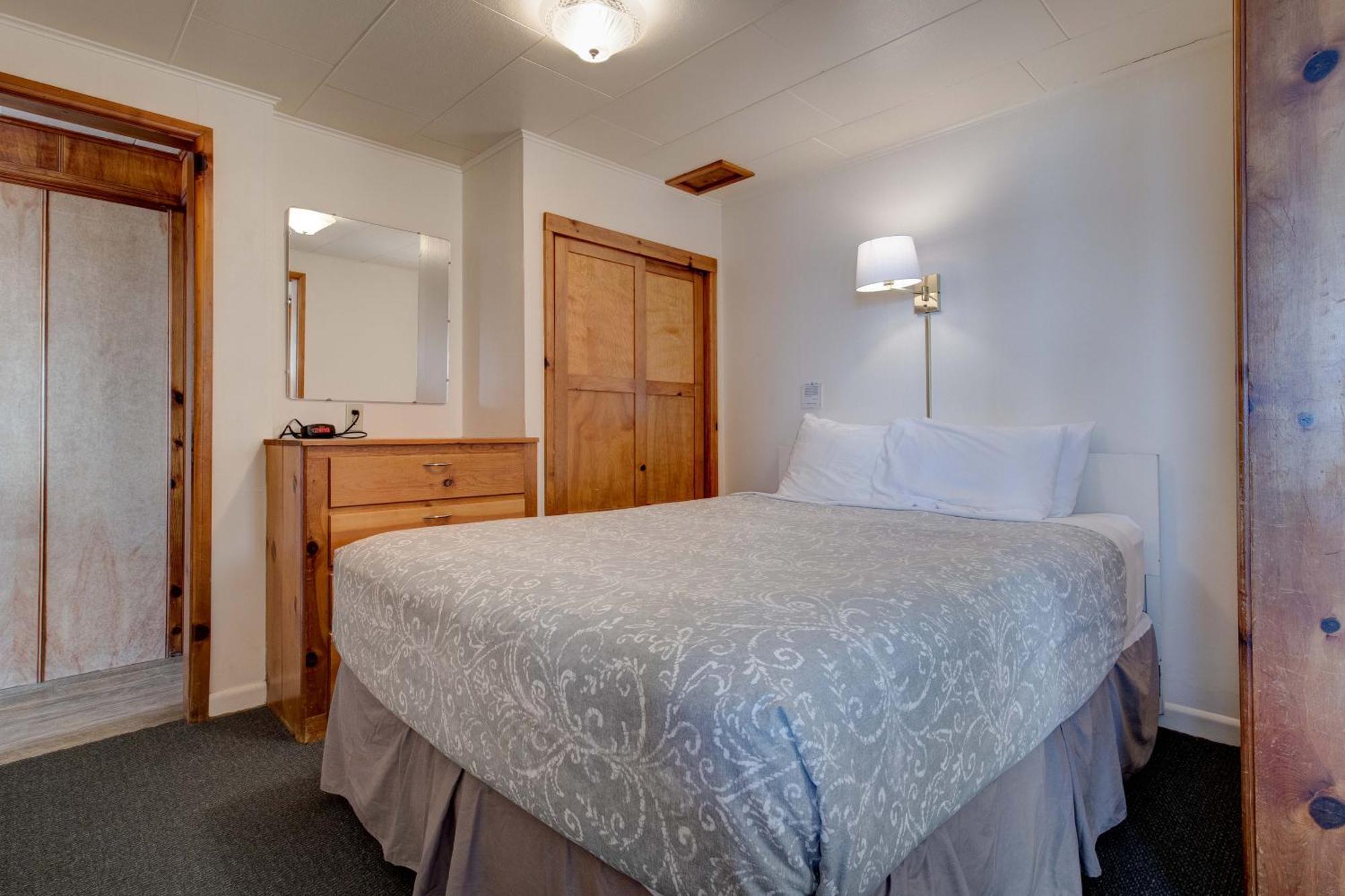Ester Lee Oceanview Inn リンカーン・シティー エクステリア 写真