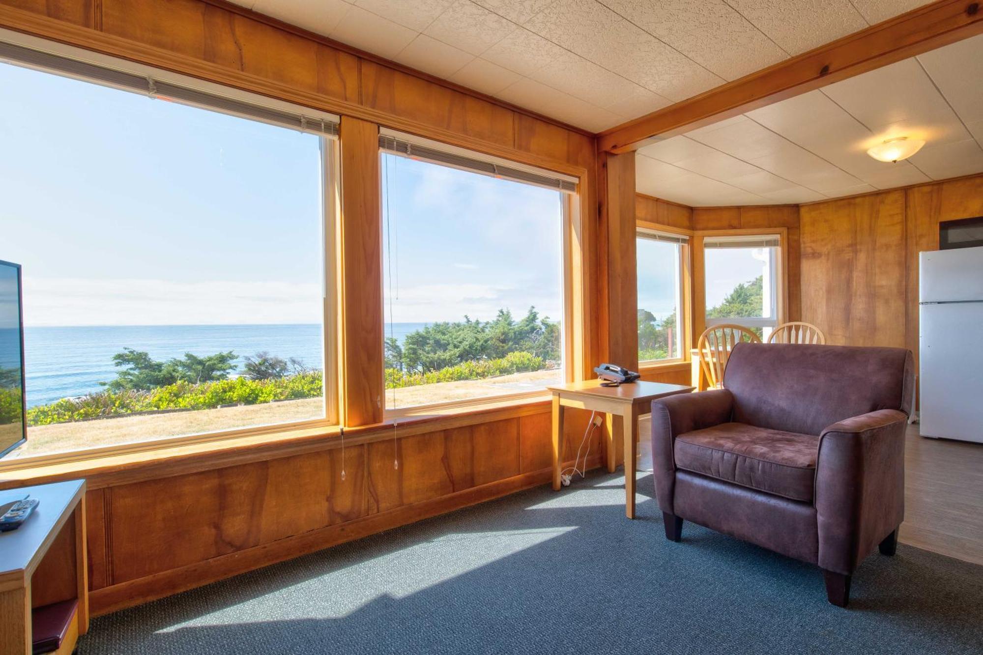 Ester Lee Oceanview Inn リンカーン・シティー エクステリア 写真