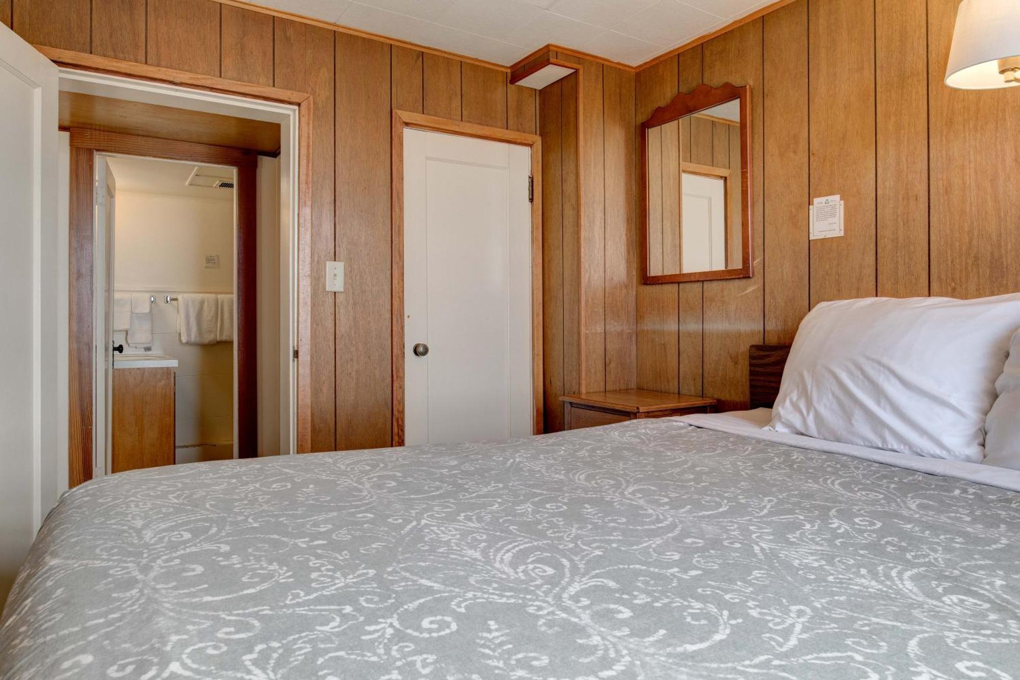 Ester Lee Oceanview Inn リンカーン・シティー エクステリア 写真