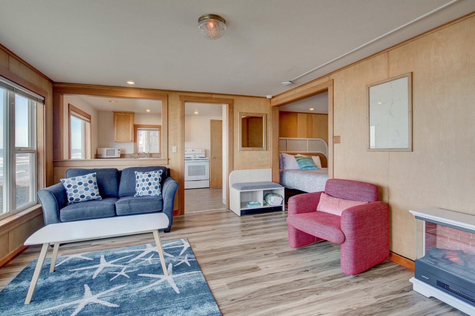 Ester Lee Oceanview Inn リンカーン・シティー エクステリア 写真